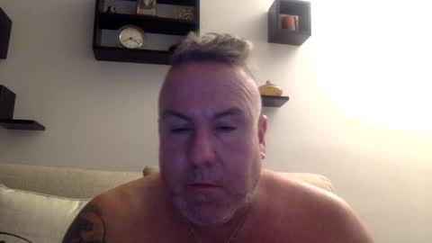 banana5289 online show from December 6, 8:40 pm