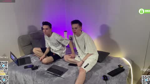 Snapshot of barney_kevin chatting on February 22, 6:59 pm Fansly Barney and Kevin T online show from February 22, 6:59 pm