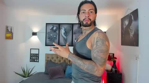 bastian_jones1 online show from November 17, 12:46 am