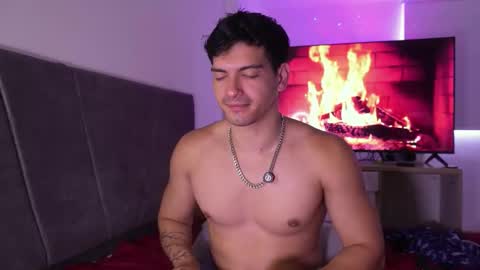 Valentino online show from November 23, 9:37 pm