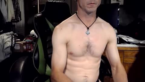 bchillin28 online show from October 21, 3:31 am