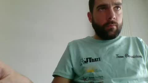 Snapshot of bdemwi2588 chatting on January 12, 2:52 pm bdemwi2588 online show from January 12, 2:52 pm