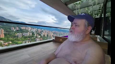 Snapshot of bear4muscle chatting on September 9, 6:51 pm Dookie online show from September 9, 6:51 pm