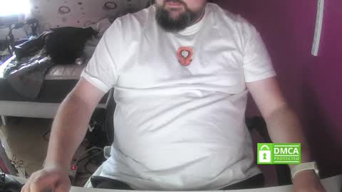 Snapshot of bear90130 chatting on September 10, 12:37 pm bear90130 online show from September 10, 12:37 pm