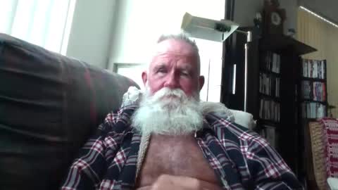 beardbushy online show from September 8, 5:56 pm