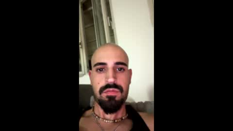 Snapshot of beardedbaldy_09 chatting on September 27, 4:27 pm Ask me online show from September 27, 4:27 pm