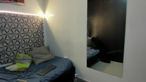 Benjamin online show from May 29, 8:08 pm