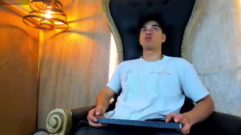 BENJAMIN online show from August 5, 9:42 pm