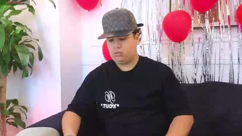 bennett_alejoo online show from February 15, 5:43 pm