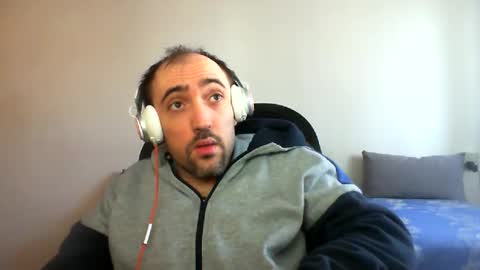 bentish online show from February 18, 6:59 am