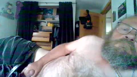 bergeeric1970 online show from May 21, 8:24 pm
