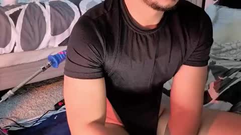 berriess_ online show from April 14, 3:33 pm