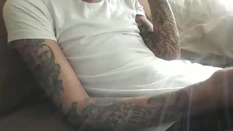 Snapshot of bertdollaz757 chatting on February 3, 7:52 pm ToxicPipe757 online show from February 3, 7:52 pm