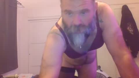Snapshot of bgboybrad91023 chatting on October 5, 7:01 am bgboybrad91023 online show from October 5, 7:01 am