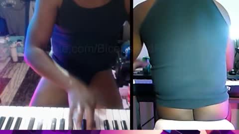 BicepsandFrot online show from November 7, 5:22 am