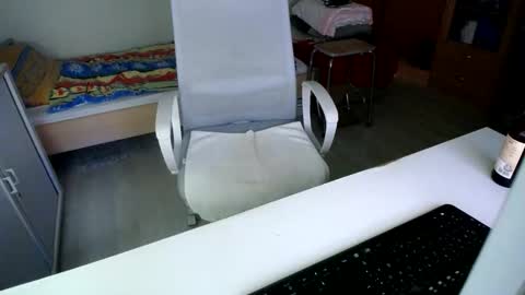 bien_77 online show from October 24, 4:47 am