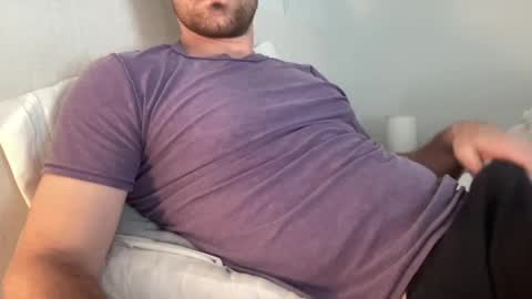 Snapshot of bigcollegecock69690 chatting on December 19, 5:18 pm bigcollegecock69690 online show from December 19, 5:18 pm