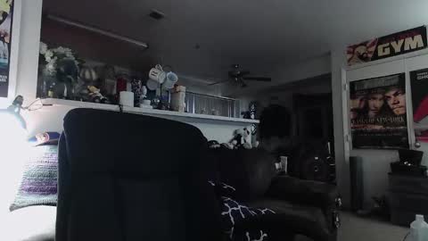 biggerisbetter21 online show from January 12, 11:42 pm