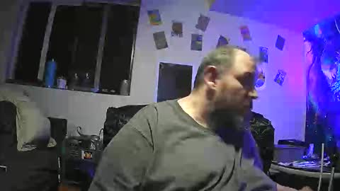 bigman42of0rlife online show from October 10, 11:04 am