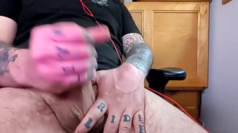 bigmike197167 online show from April 22, 10:25 pm