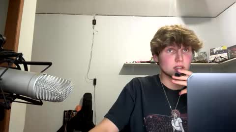 bigskinnyboyshh online show from October 17, 2:59 am