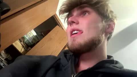 bigskinnyboyshh online show from September 9, 2:11 am