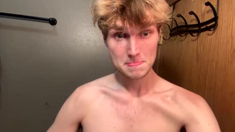 bigskinnyboyshh online show from December 12, 5:52 am