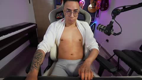 bigxboy96 online show from February 11, 4:44 am