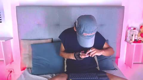 B-I-L-L-I-E 3 online show from October 7, 5:33 am