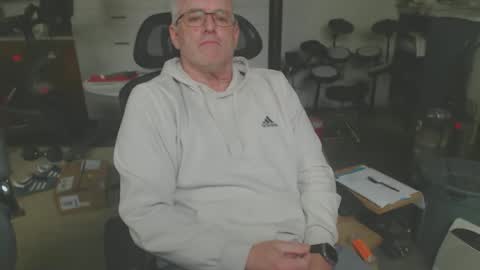 billp750876 online show from April 26, 2:47 pm