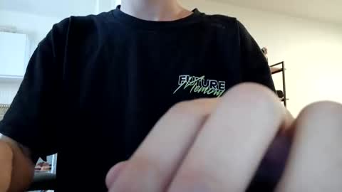 Snapshot of bitbit12 chatting on November 1, 9:35 am null online show from November 1, 9:35 am