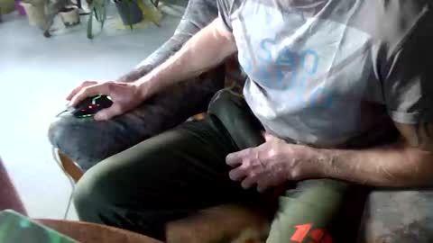 bizeps online show from March 1, 3:55 pm