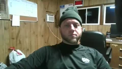 bjhancock_28 online show from December 3, 9:21 pm