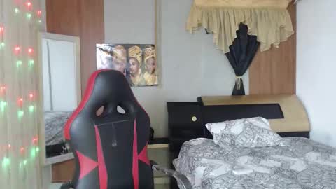 black_king_241 online show from October 15, 3:36 am