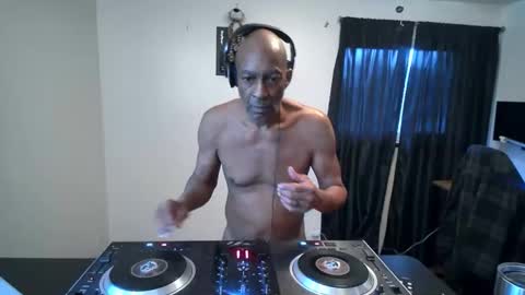 Black Panther8686 online show from November 26, 2:09 pm