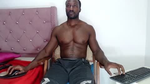 Twtter 1MikeBeckford            Onlyfns beckfordmike online show from December 8, 5:18 am