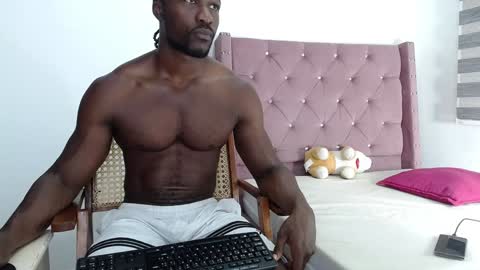 Twtter 1MikeBeckford            Onlyfns beckfordmike online show from February 4, 9:07 am