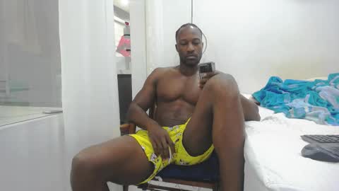 Twtter 1MikeBeckford            Onlyfns beckfordmike online show from December 19, 9:29 am