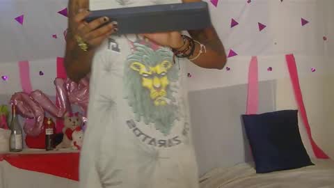 i am D.L online show from February 18, 7:00 pm