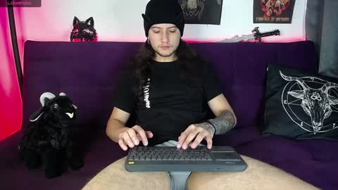 Snapshot of blackwolf_6 chatting on December 26, 4:04 pm Dave online show from December 26, 4:04 pm