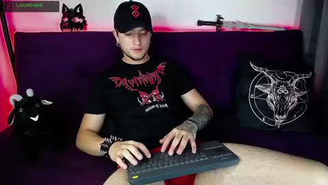 Snapshot of blackwolf_6 chatting on February 22, 12:38 am Dave online show from February 22, 12:38 am