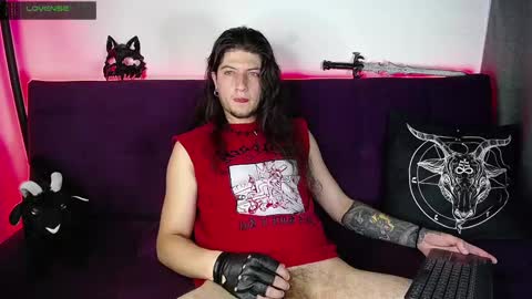 Snapshot of blackwolf_6 chatting on February 19, 8:52 pm Dave online show from February 19, 8:52 pm