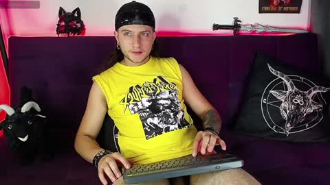Snapshot of blackwolf_6 chatting on January 25, 12:17 am Dave online show from January 25, 12:17 am