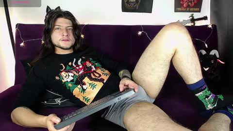 Snapshot of blackwolf_6 chatting on December 11, 3:33 pm Dave online show from December 11, 3:33 pm