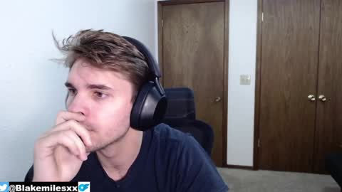 Snapshot of blakemiles2 chatting on December 4, 7:39 am Blake Miles online show from December 4, 7:39 am