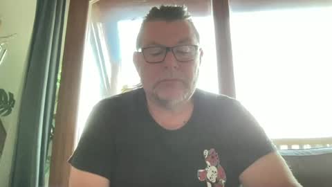 BlIdoL online show from June 17, 6:04 am