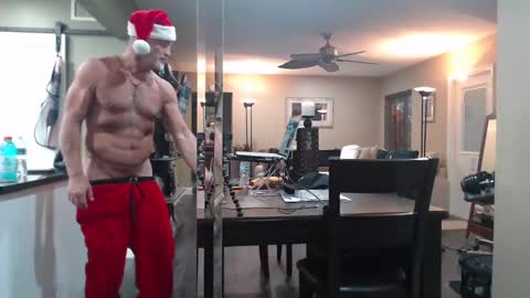 Snapshot of blu4121 chatting on December 7, 9:55 pm Wyatt online show from December 7, 9:55 pm