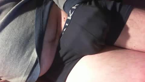 Snapshot of blueeye2308 chatting on February 27, 9:58 pm blueeye2308 online show from February 27, 9:58 pm