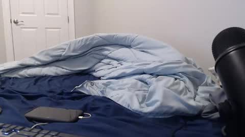 blue eyed twink online show from February 13, 3:13 am