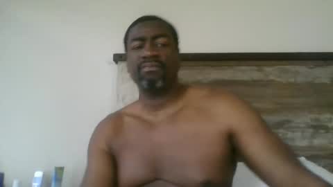 bluuthunder1914 online show from February 17, 7:02 pm